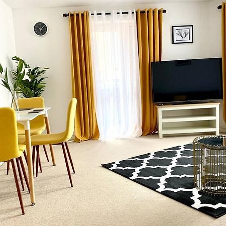 Smartrips Apartments - Lakeside/Thurrock West Thurrock Esterno foto