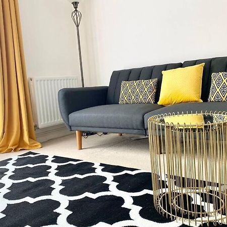 Smartrips Apartments - Lakeside/Thurrock West Thurrock Esterno foto