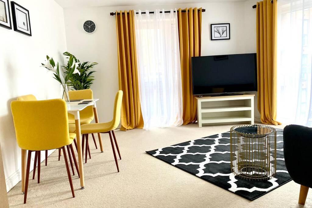 Smartrips Apartments - Lakeside/Thurrock West Thurrock Esterno foto