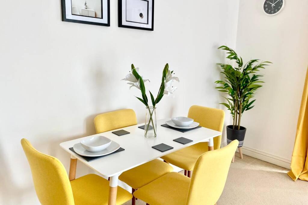 Smartrips Apartments - Lakeside/Thurrock West Thurrock Esterno foto