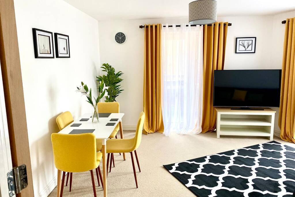 Smartrips Apartments - Lakeside/Thurrock West Thurrock Esterno foto