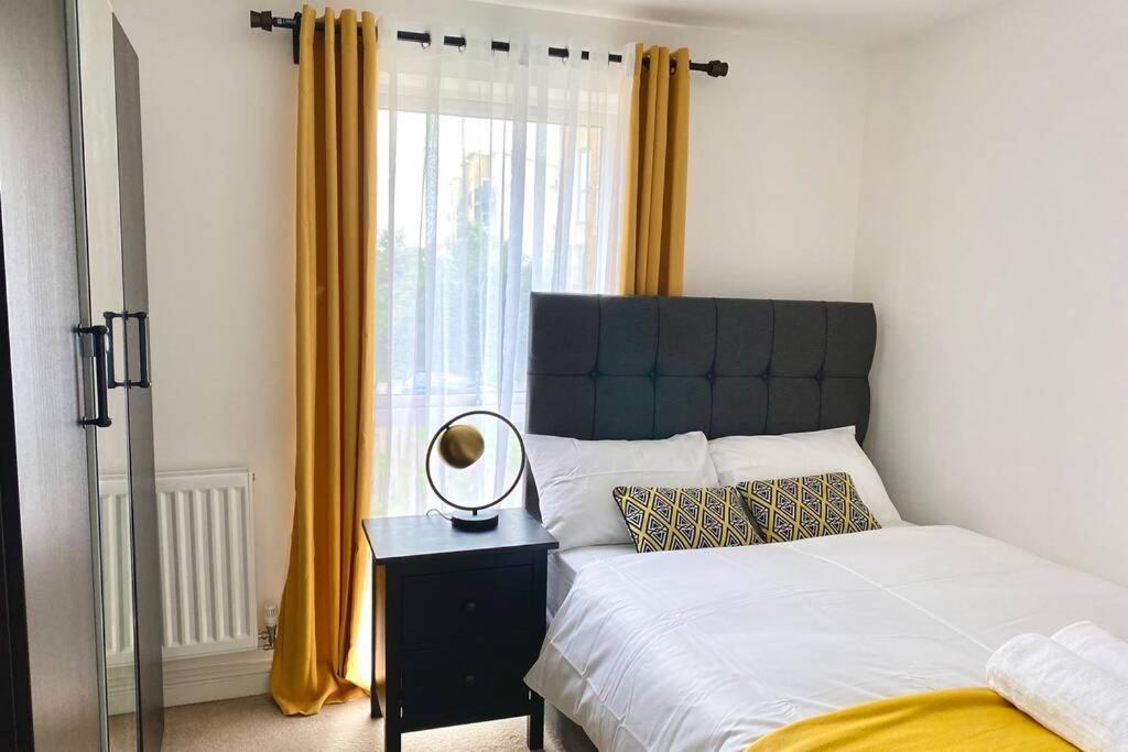 Smartrips Apartments - Lakeside/Thurrock West Thurrock Esterno foto
